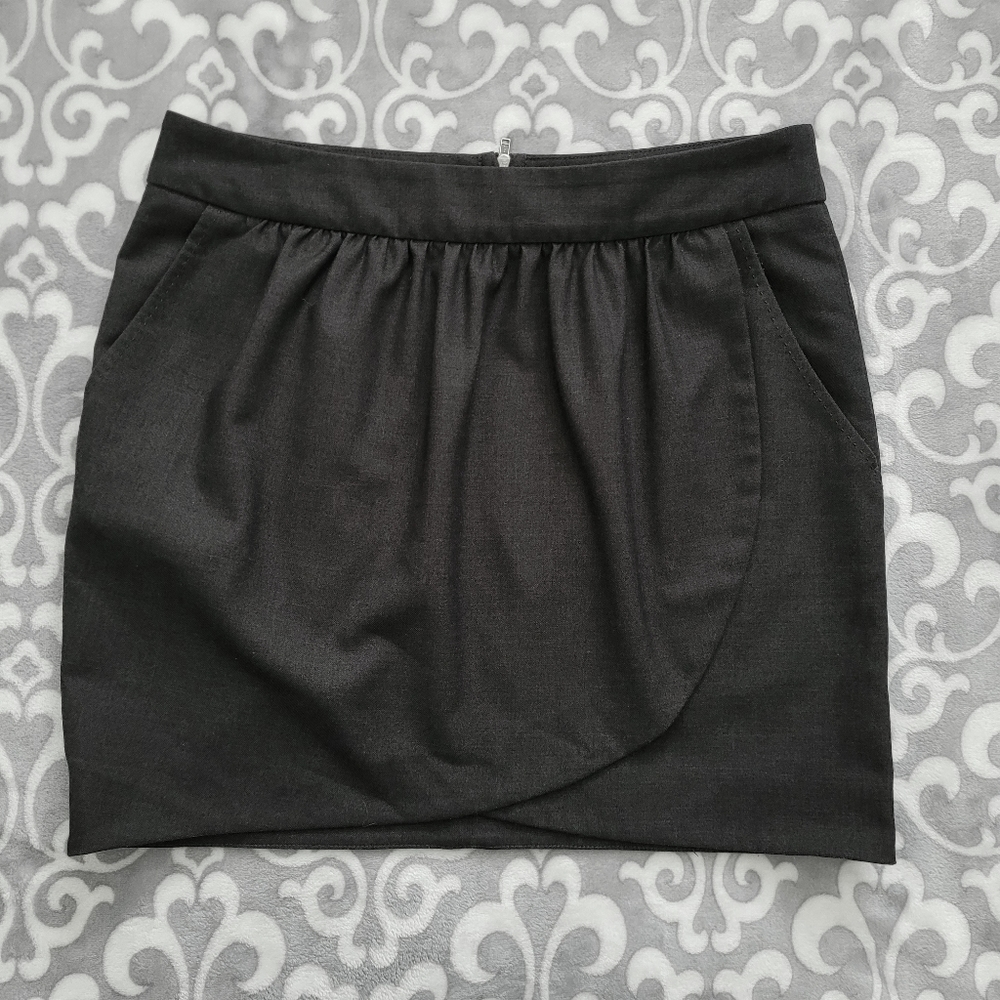 Aritizia/Talula, mini skirt, Dark charcoal gray, Size 6
